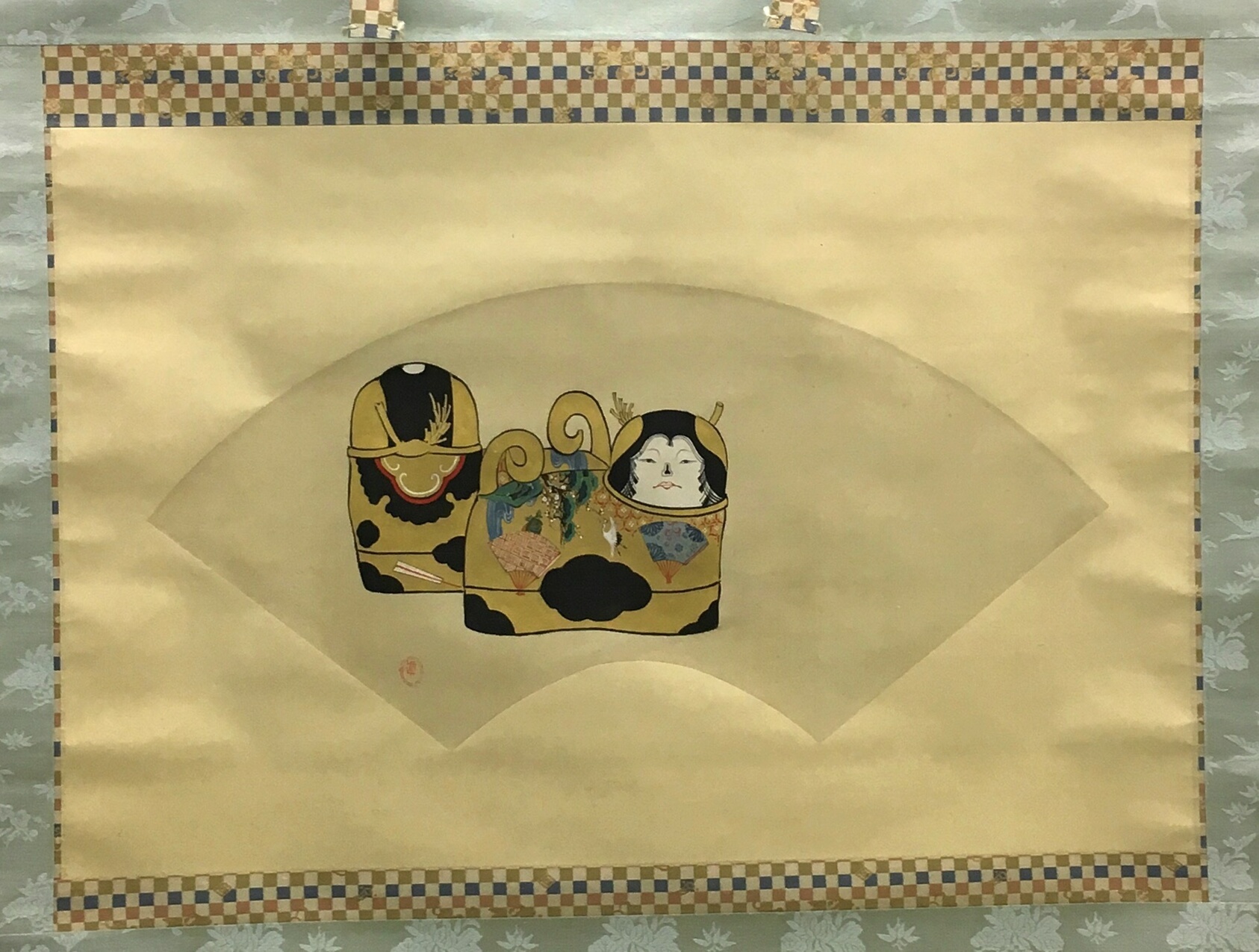 A work made of hanging scroll; lacquer on paper.